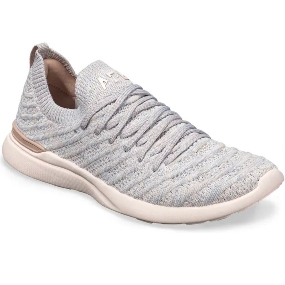 Women’s APL TechLoom Wave Hybrid Running Shoe size 6